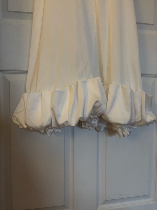 Elegant White Ruffle-Hem Satin Dress - Picture 6 of 6